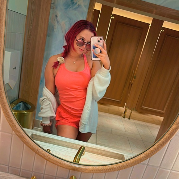 Meet your Posher, Paige - Picture 2 of 13